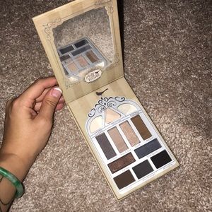 Smokey Eyeshadow Palette (BRAND NEW)